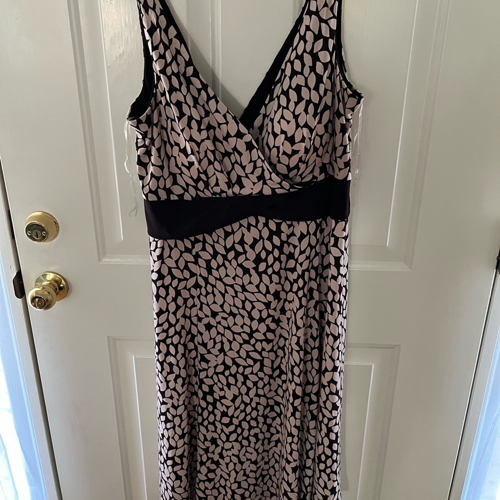 Dress with molded cups